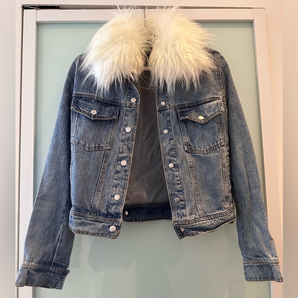 Bagatelle Denim Jacket w/ Removable Faux Fur Collar Cropped Excellent Condition